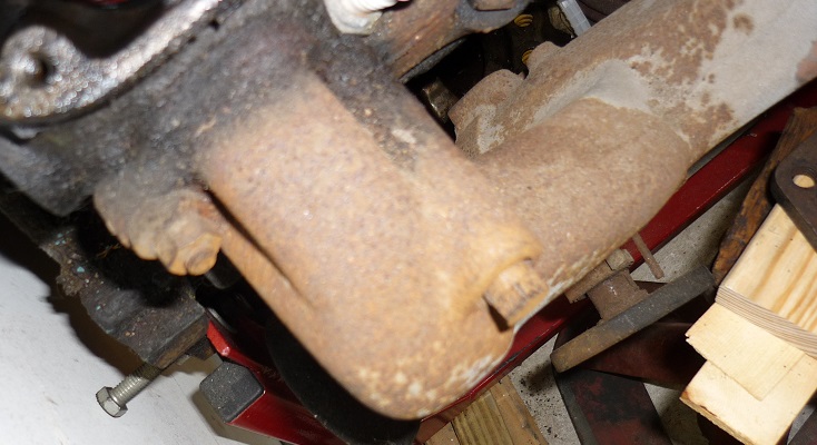 Attached picture 11 Exhaust manifold R rear.jpg